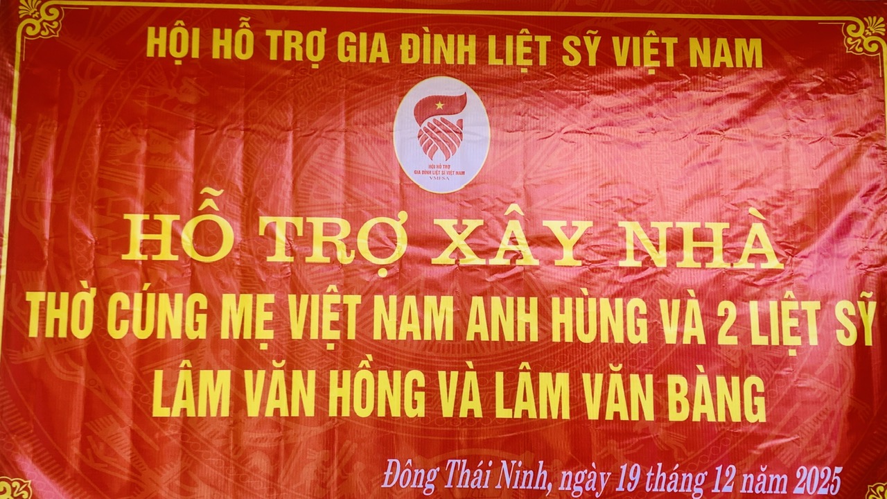 Hội Hỗ trợ gia đình Liệt sỹ tỉnh Hưng Yên trao tặng kinh phí hỗ trợ xây dựng nhà tình nghĩa Thôn Lục Nam xã Đông Thái Ninh