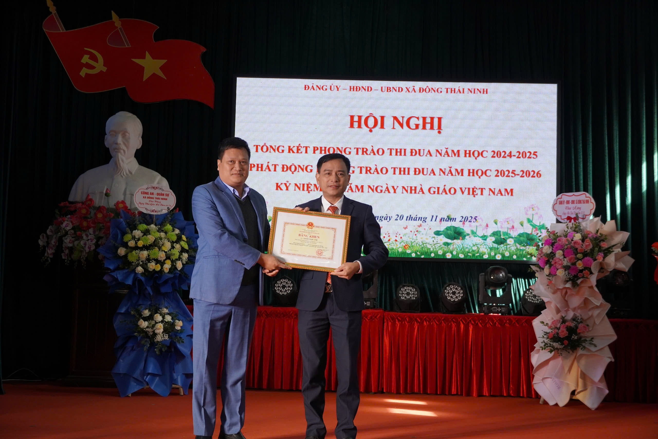 Xã Đông Thái Ninh: Khen thưởng các tập thể, cá nhân có thành tích xuất sắc trong năm học 2024 – 2025